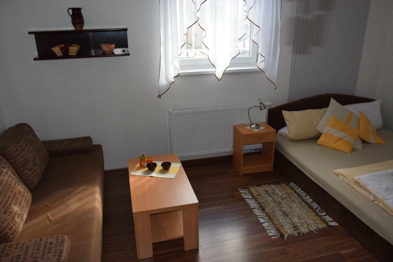 Belany Studios Veľký Meder Bagian luar foto