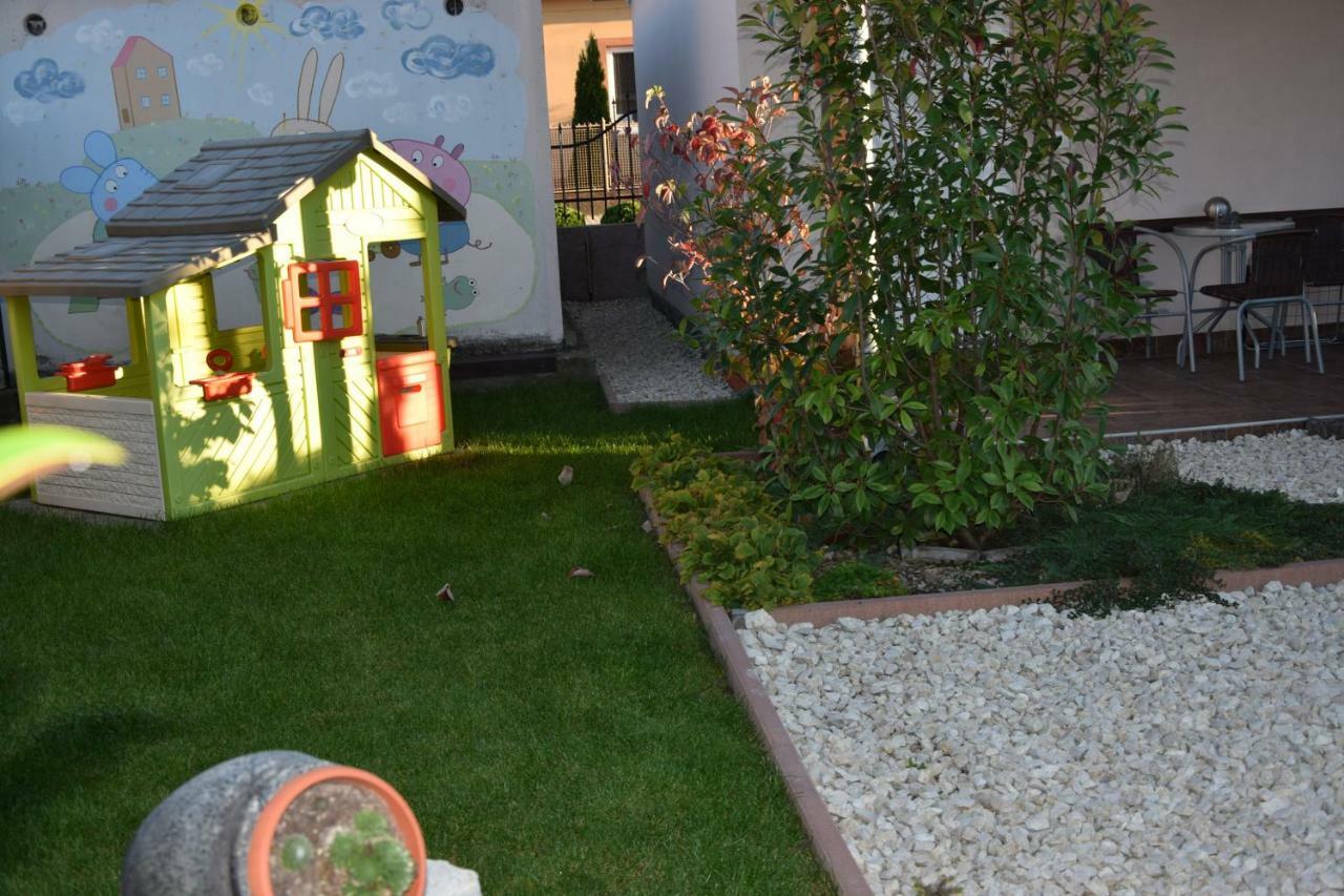 Belany Studios Veľký Meder Bagian luar foto