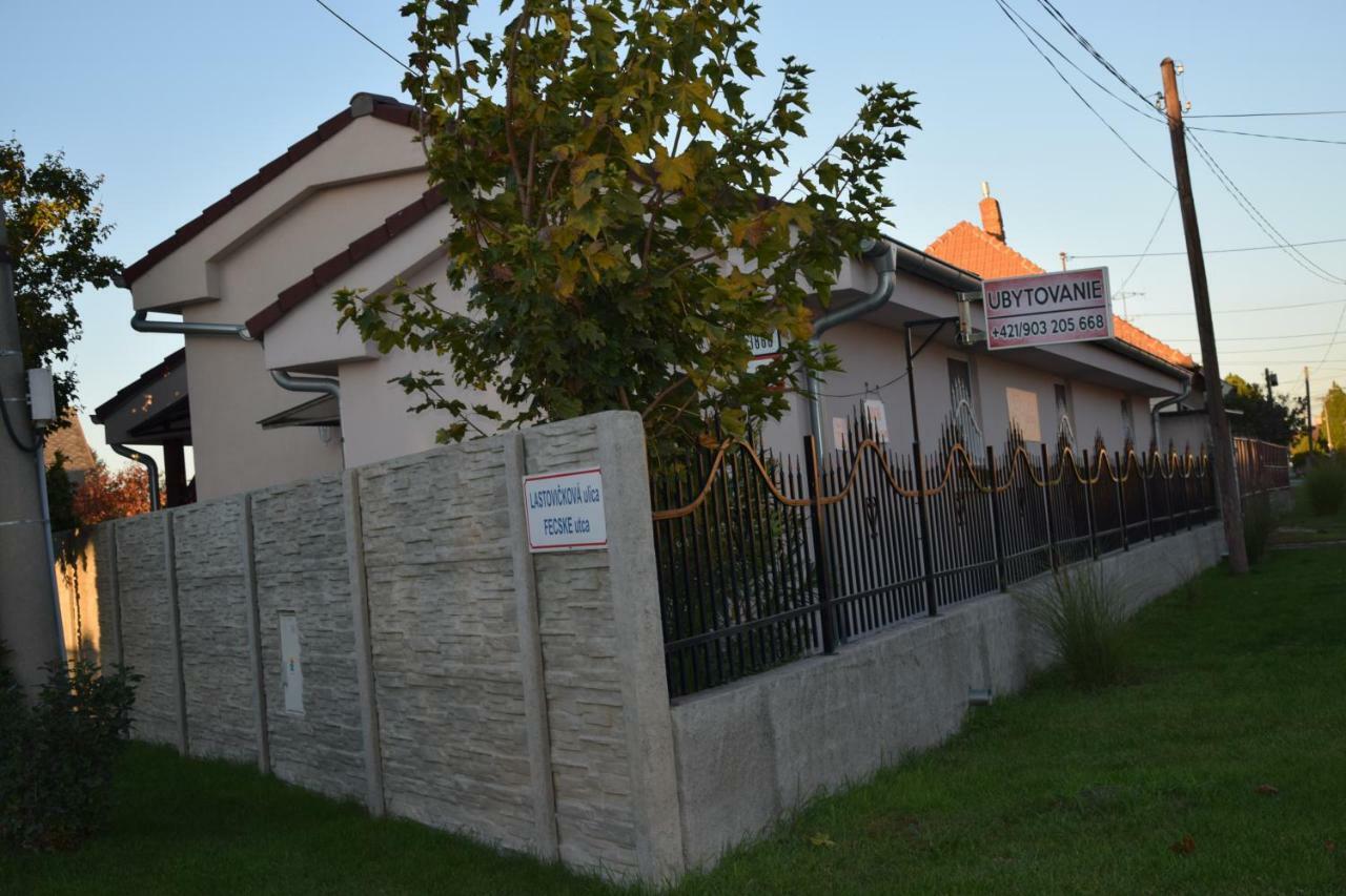 Belany Studios Veľký Meder Bagian luar foto