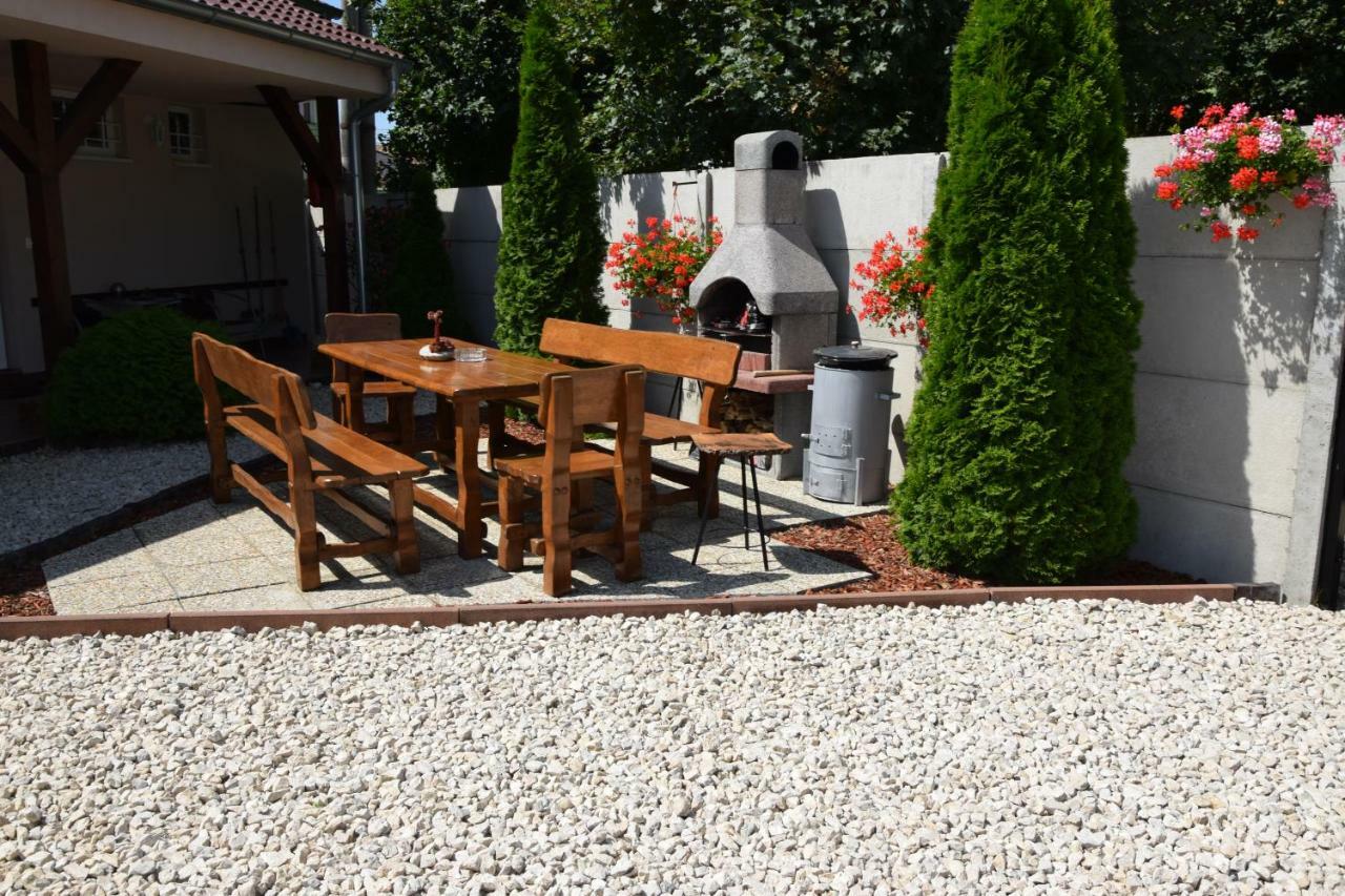 Belany Studios Veľký Meder Bagian luar foto